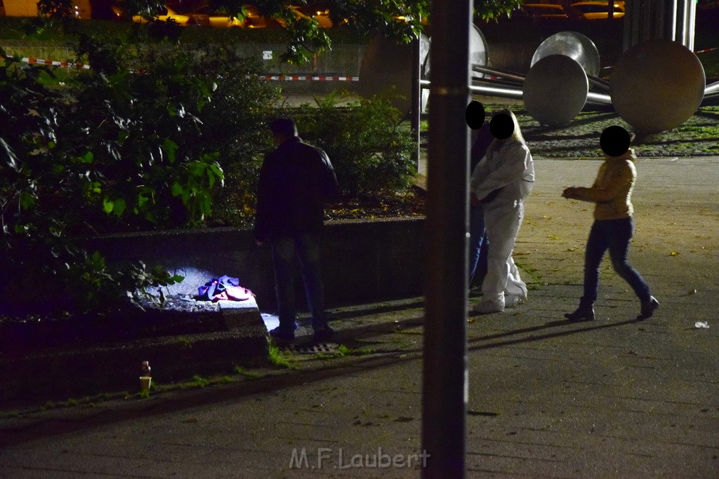 Einsatz BF Messerstecherei Koeln Neustadt Nord Eberplatz Platzmitte P052.JPG - Miklos Laubert